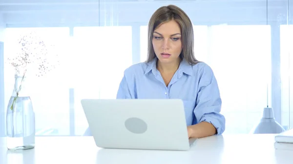 Mature Woman Working On Laptop in Office, Designer — Stock Photo, Image