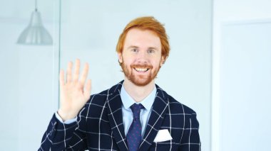 Merhaba, el, kırmızı tüyler adamla sallayarak