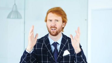 Başarısızlık, büyük kayıp sonra üzgün adam jesti