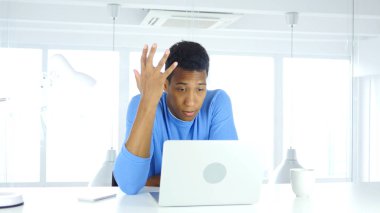 Afro-Amerikan adam kaybı, hayal kırıklığı ve gerginlik