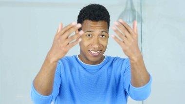 Afro-Amerikan adam davet davet jest bu iş için