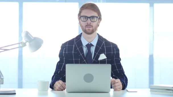Redhead Businessman Wondering, Shocking Results — Stock Video