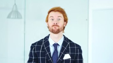 Evet, Kızıl saçlı işadamı teklifi, kabul kabul