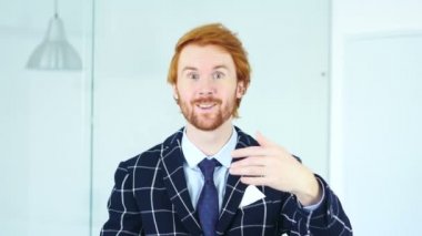 Kızıl saçlı işadamı davet davet jest bu iş için