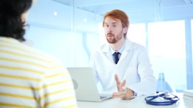 Doktor hasta, sağlık hakkında tartışmaya ile konuşmak