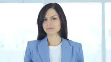 Teklif kafa sallayarak tarafından inkar, el hareketi reddetme