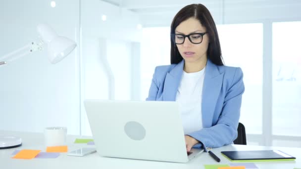 Female Designer working on New Plan in Office — Stock Video