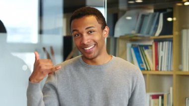 Bizi el hareketi Afro-Amerikan erkek portre tarafından ara