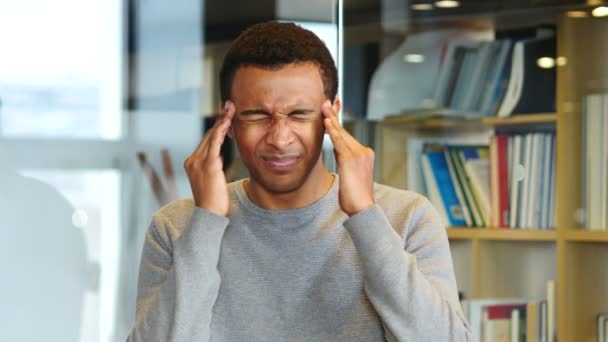 Headache Stressed Afro American Man Portrait — стоковое видео