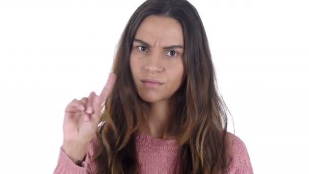 Vifta med fingret att avvisa, nr av ung Latin flicka, vit bakgrund — Stockvideo