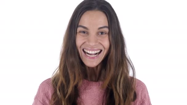 Pracovní Latinské Girl slaví úspěch, bílé pozadí — Stock video