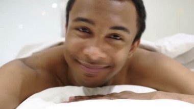 Hayır kafa sallayarak, fikir reddetme Afrika adam