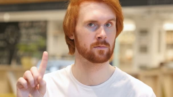 Portret van Redhead baard Man zwaaien vinger te niet, nee — Stockvideo