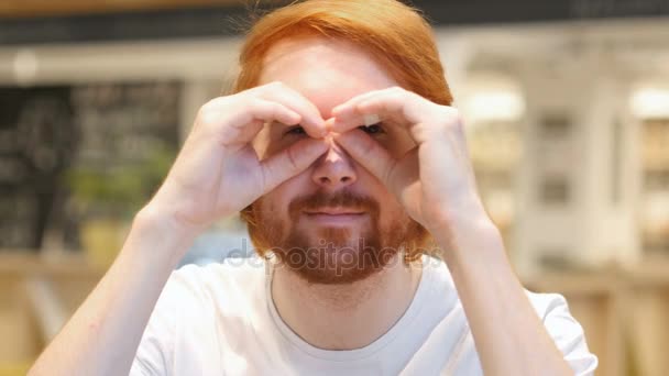 Searching Funny Redhead Beard Man, Handmade EyeWears — Stock Video