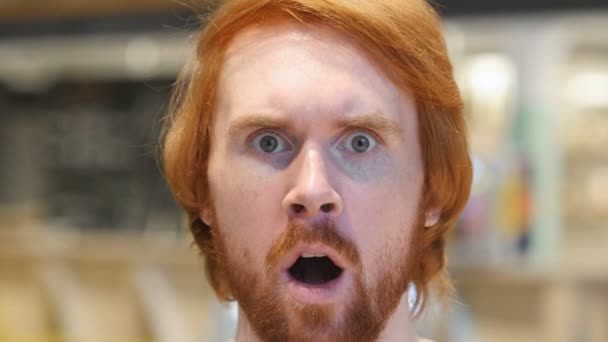 Face Close Up of Shocked Man, Incrível por Surpresa — Vídeo de Stock