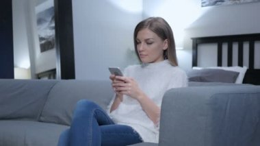 Smartphone'da mesajlaşma, Internet tarama kadın metin