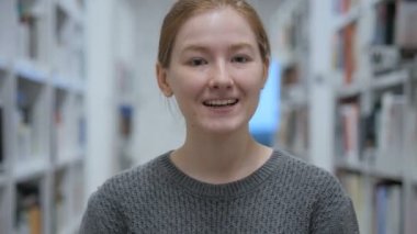 Online görüntülü sohbet arkadaşlarınızla konuşurken rahat adam tarafından