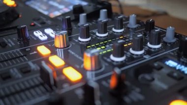 Artan ses Dj araç karıştırıcı