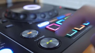 Dj müzik, oyun oynamaktan enstrüman başlangıç