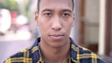 Serious Young African Man, Outdoor'un yakın çekim