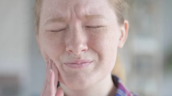 The close Up of Young Woman having tooth Ache — Stock Photo, Image