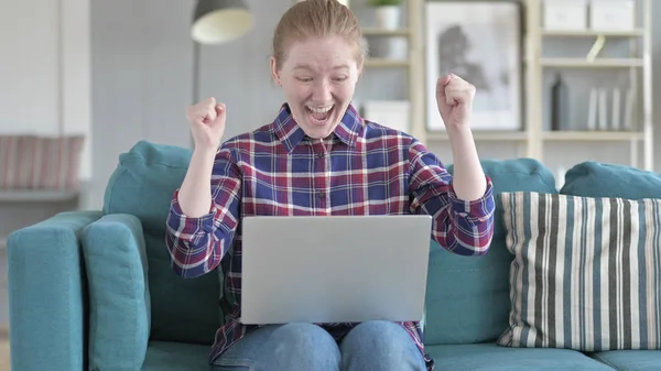 The Young Woman Excited While Working on Laptop — Stock Photo, Image