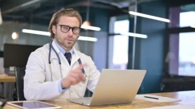 Çalışan Doktoru Kısıtlayarak Hayır, Parmak Hareketleriyle