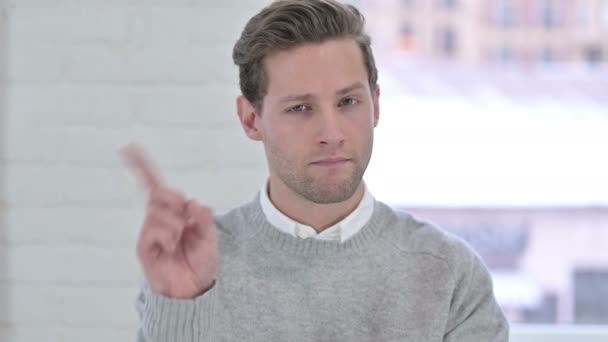 Porträtt av Creative Young Man säger nej med Finger Sign — Stockvideo