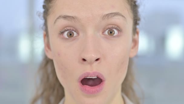 Close Up of Surprised Young Woman feeling Shocked — Stock Video