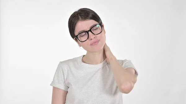 Молода жінка болить шию на білому тлі — стокове фото