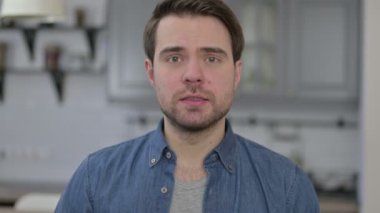 Üzgün Sakallı Genç Adam 'ın Portresi Hayal kırıklığına uğradı