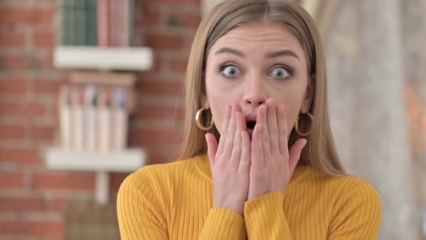 Portrait of Surprised Young Woman Feeling Excited — Stok Video