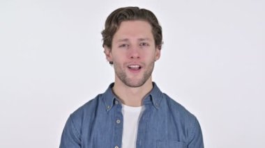 Pozitif Genç Adam Beyaz Arkaplanda Alkışlıyor ve Tezahürat Yapıyor