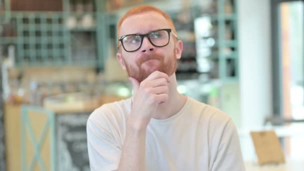 Πορτρέτο του Smart Redhead Man Σκέψη Νέα ιδέα — Αρχείο Βίντεο