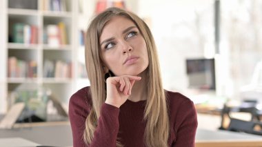 Beyin fırtınası, Genç Kadın Düşüncelere dalmış