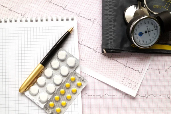 Kan basıncı, hap ve EKG testi ölçmek için Hemopiezometer