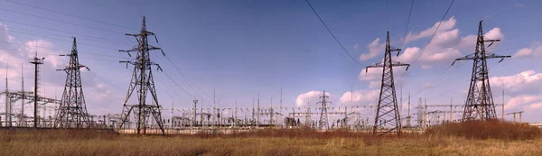 高压变电站的全景。分布电机功率 — 图库照片