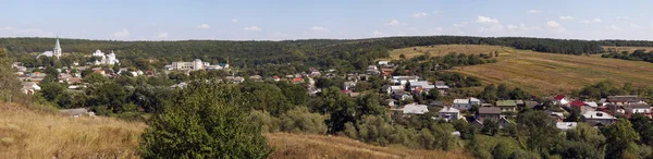 Panorama de la antigua aldea Strusiv, al oeste de Ucrania . — Foto de Stock