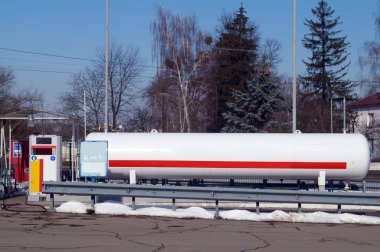 Sıvı propan benzin istasyonu.