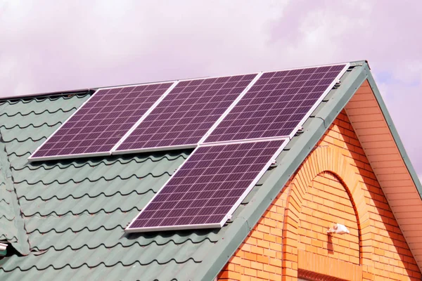 Сонячні Панелі Даху Будинку Екологічна Вільна Електроенергія — стокове фото