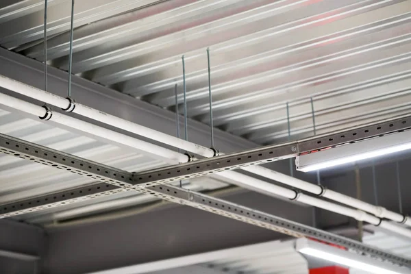 Tavan Aydınlatma Armatürleri yüklemesi askıya