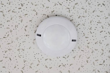 perakende raf, tavan inşası için aydınlatma yakın çekim