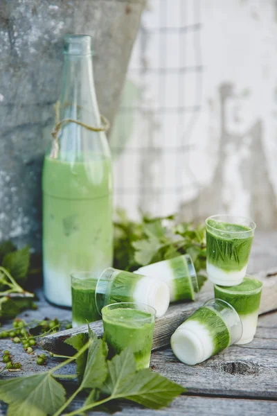 Frusen grön smoothie — Stockfoto