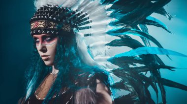 Agresif Kızılderili kadın