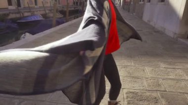 Kaygısız mutlu kız