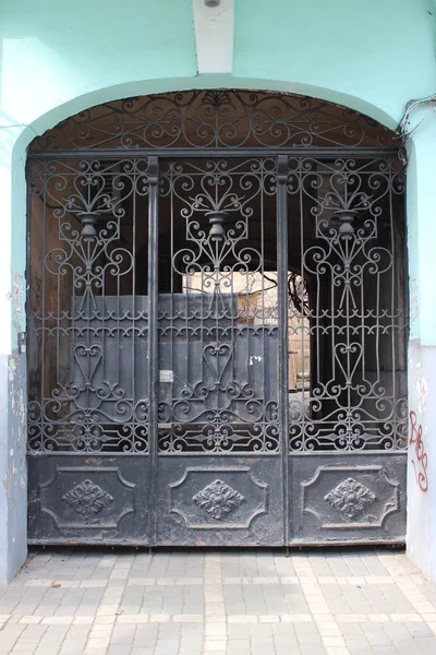 Vintage metal gates — Stock Photo, Image