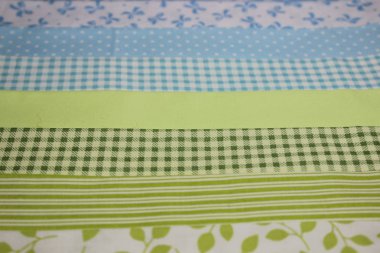 Çok renkli kumaş kesim