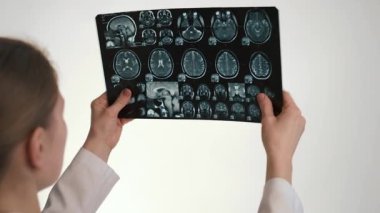 Doktor MRI tarama ile 