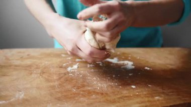 Hamur hazırlama kadın 