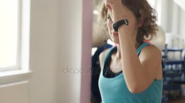 Spor salonunda Zumba dans insanlar 